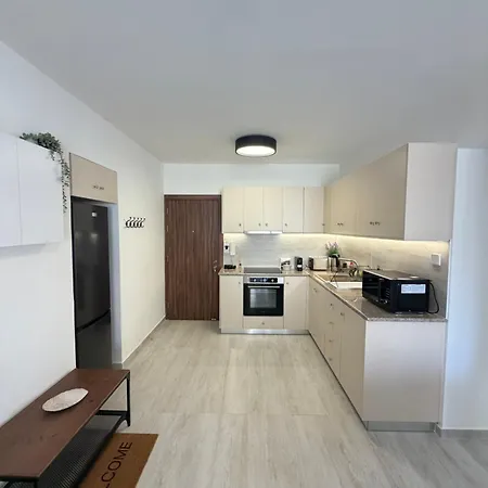 Almyra 22, Premium Larnaka